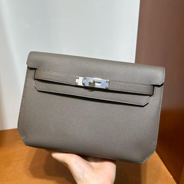 HERMES Kelly Depeches Togo Calfskin Clutch Men's 8F Tin Gray