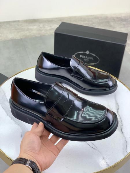 PRADA Men's Casual Shoes Men's Low top Black