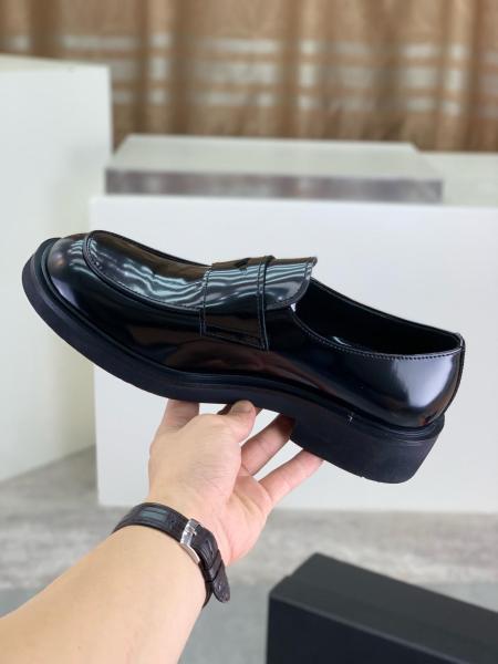 PRADA Men's Casual Shoes Men's Low top Black