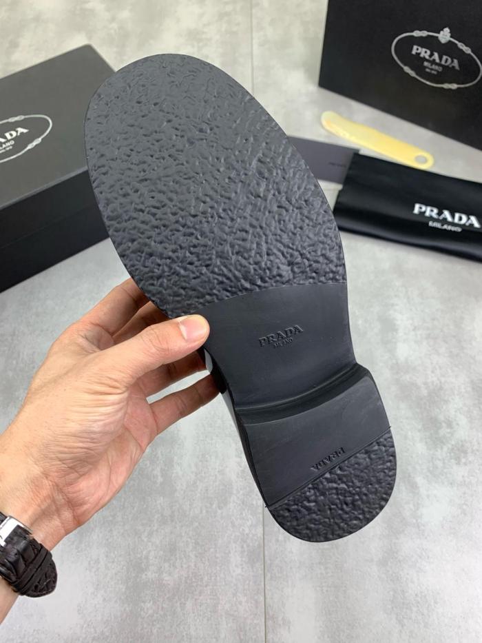 PRADA Men's Casual Shoes Men's Low top Black