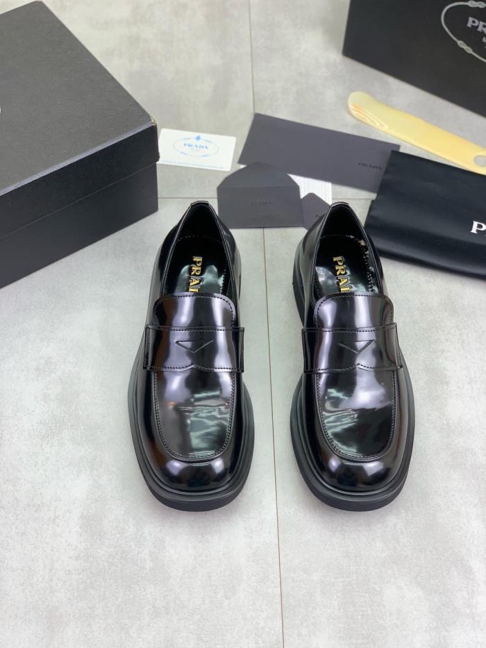 PRADA Men's Casual Shoes Men's Low top Black