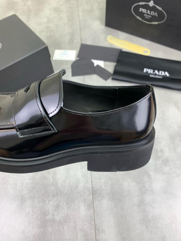 PRADA Men's Casual Shoes Men's Low top Black