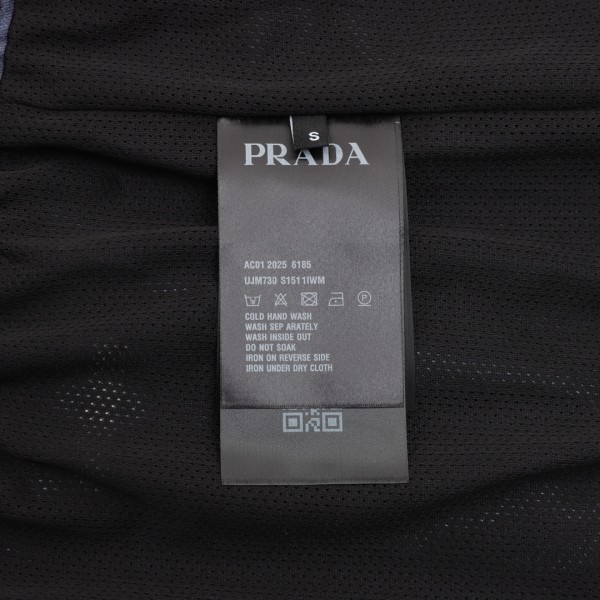  Clothes Prada 20250911-1