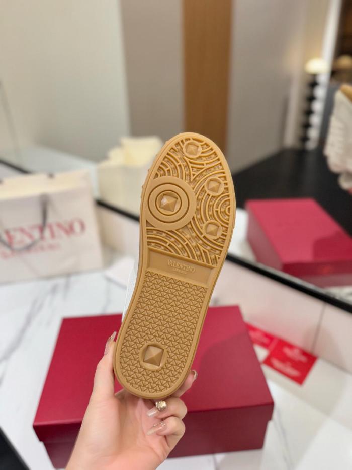 Valentino Garavani Upvillage Lace Up Sneakers