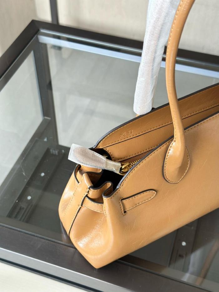 COACH Empire Carryall Glazed Surface Leather Shoulder Bag Large Women's Brass & Honeys Brown CAM03-B4T7J size 34.3*12.06*15.88 cm