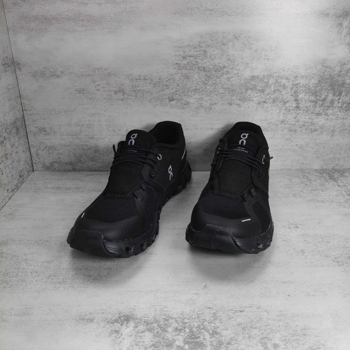 On Running Cloud 5 All Black