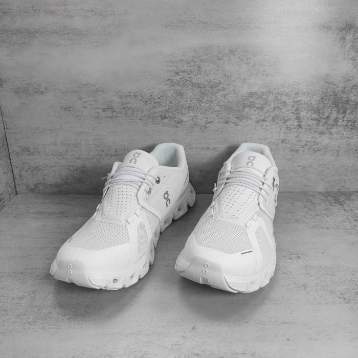 On Running Cloud 5 Ice White