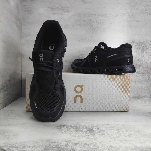 On Running Cloud 5 All Black