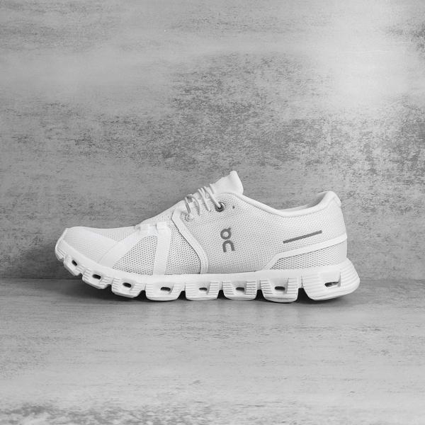 On Running Cloud 5 Ice White