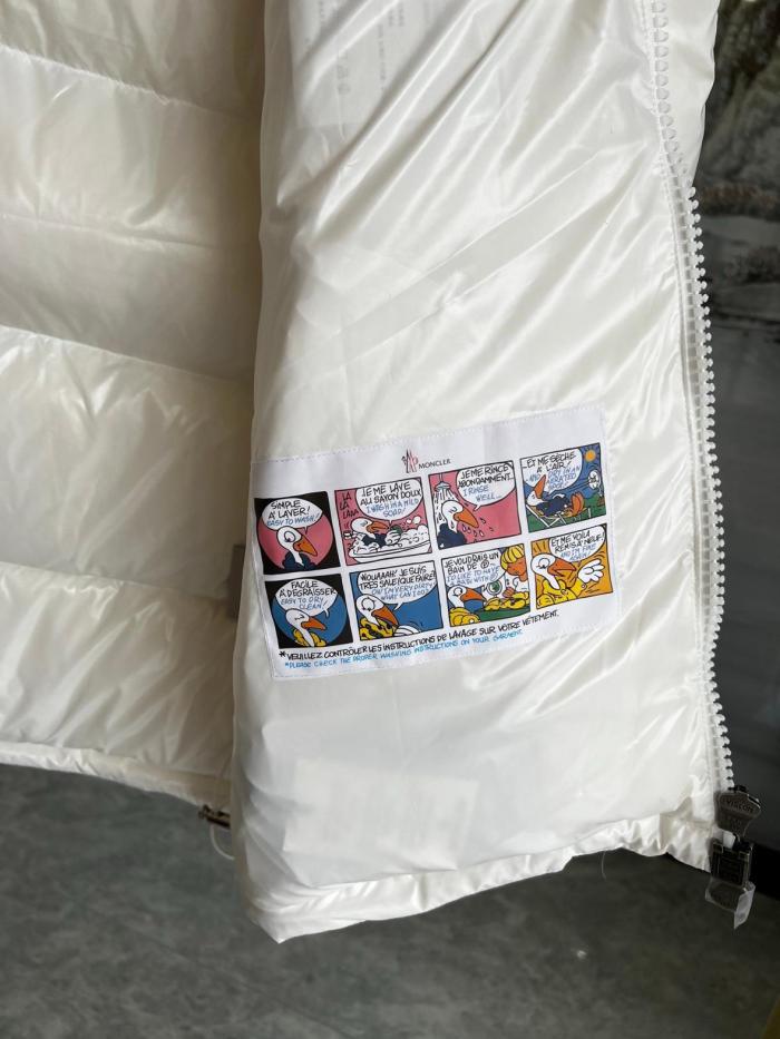 Moncler Maya Series Hooded Short Down Jacket Down Jacket White