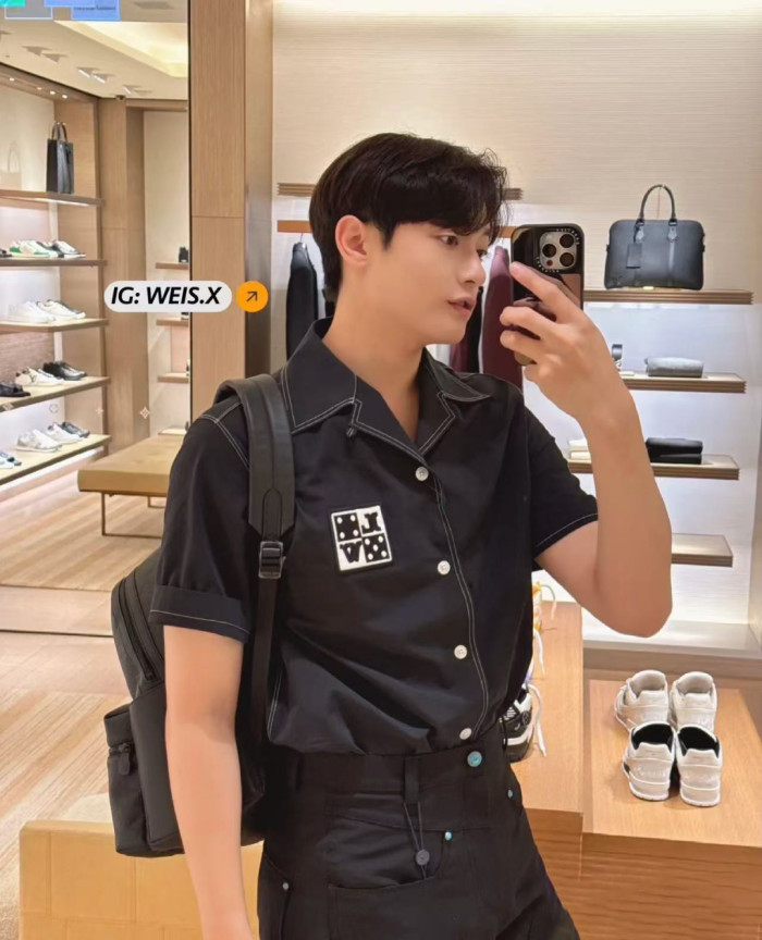  Clothes Louis Vuitton 20250922-2