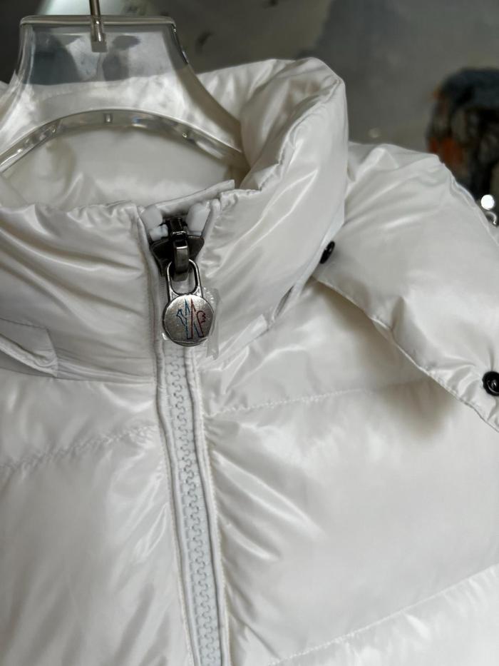 Moncler Maya Series Hooded Short Down Jacket Down Jacket White