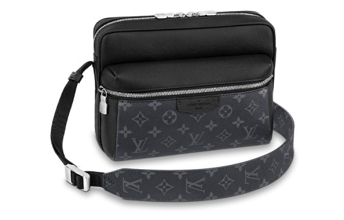 LOUIS VUITTON Outdoor Messenger Monogram Eclipse Taiga Black M30233 size 26*10.5*20 cm