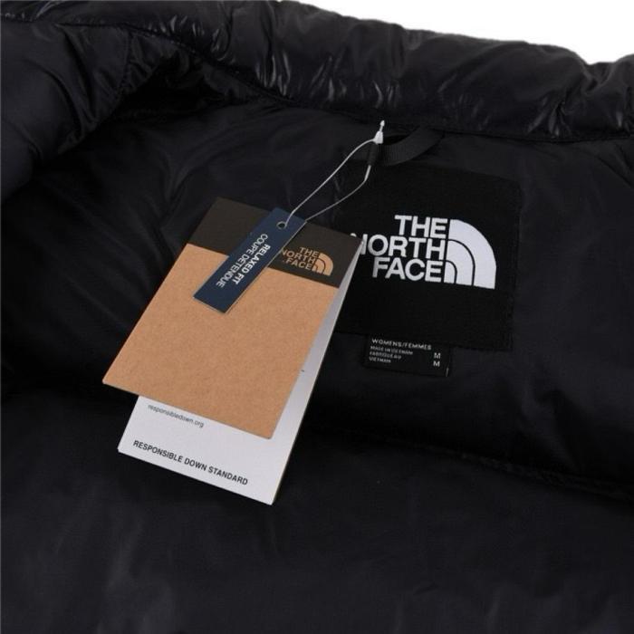 THE NORTH FACE Women'ss Nuptse 700 Fill Short Jacket Tnf Black