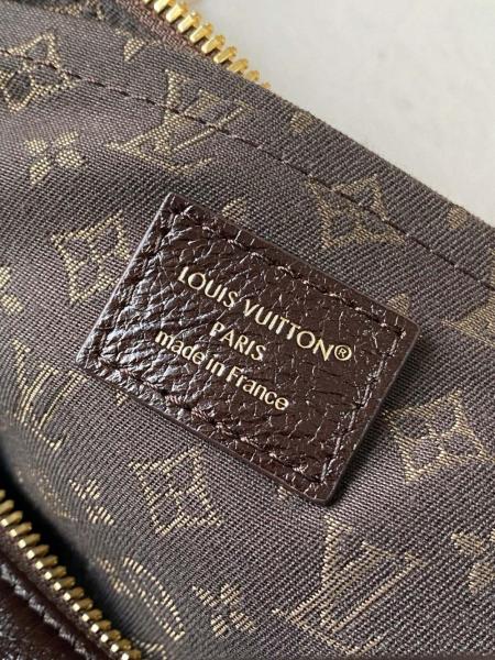 LOUIS VUITTON Express brand logo cowhide coated canvas trim waxed leather underarm bag shoulder crossbody handbag medium women's dark brown M26359 size 36*18.5*24 cm
