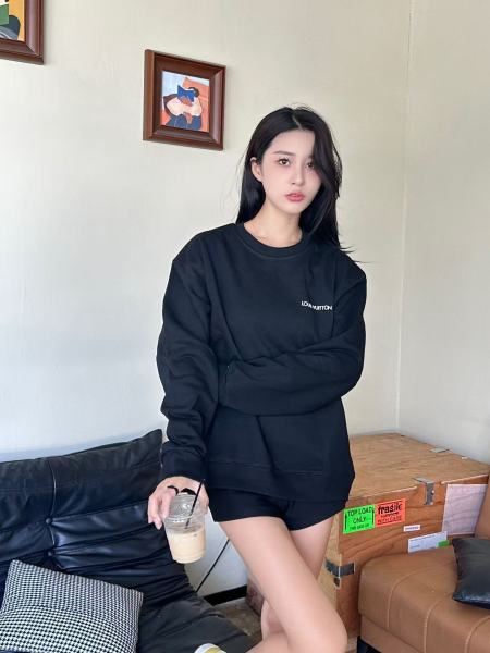 Clothes Louis Vuitton 20251017