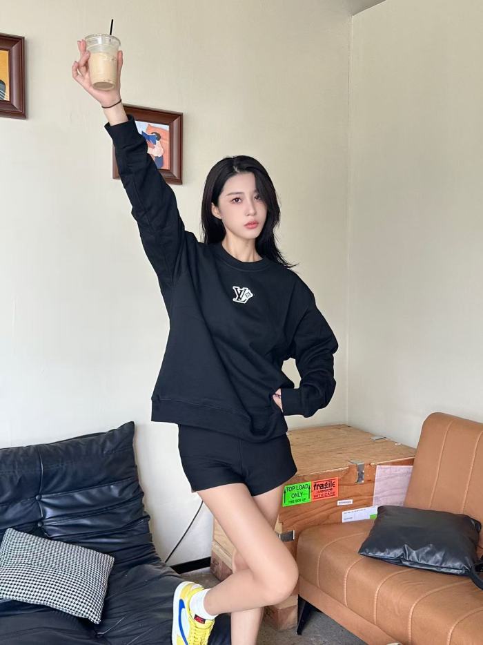 Clothes Louis Vuitton  20251017