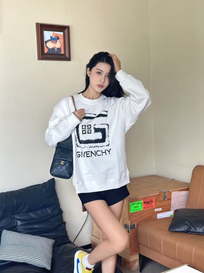 Clothes Givenchy 20251017