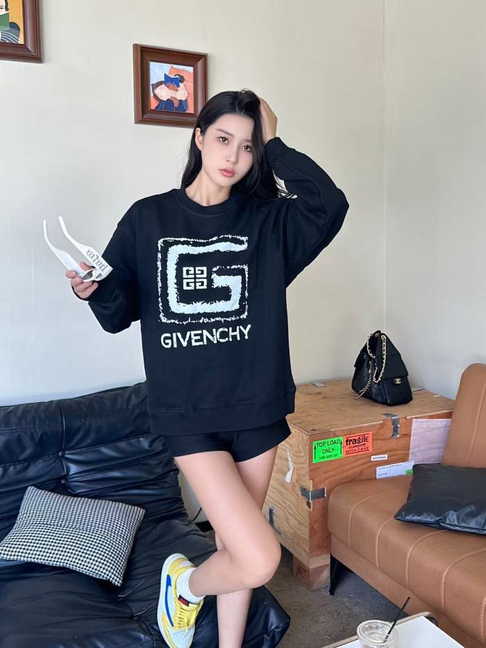 Clothes Givenchy 20251017