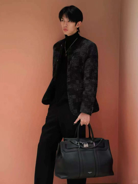 Clothes Louis Vuitton 20251017