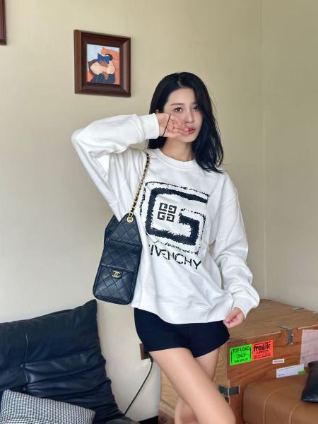 Clothes Givenchy 20251017