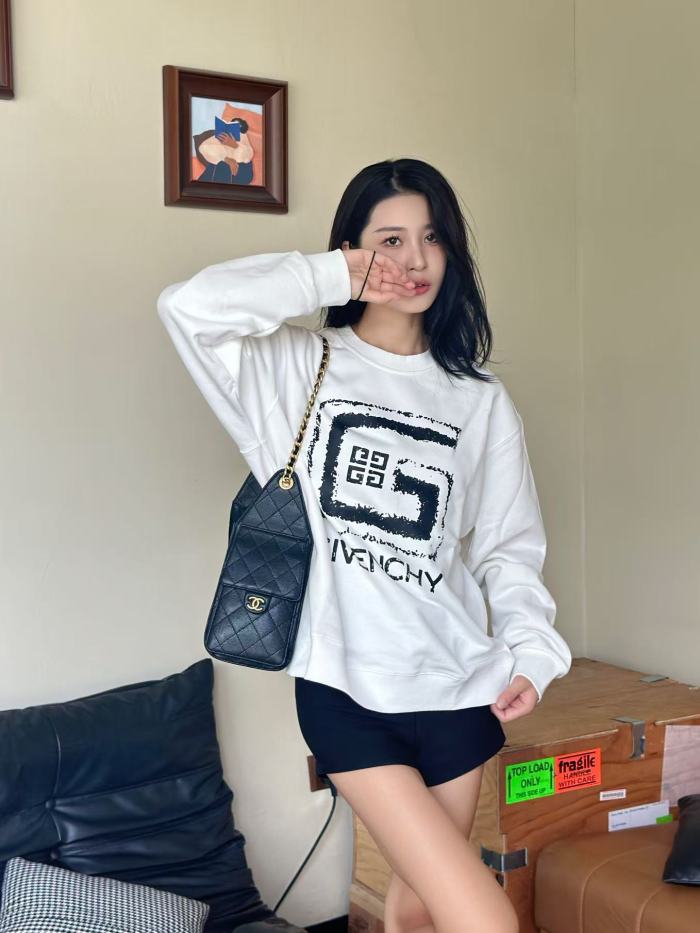 Clothes Givenchy 20251017