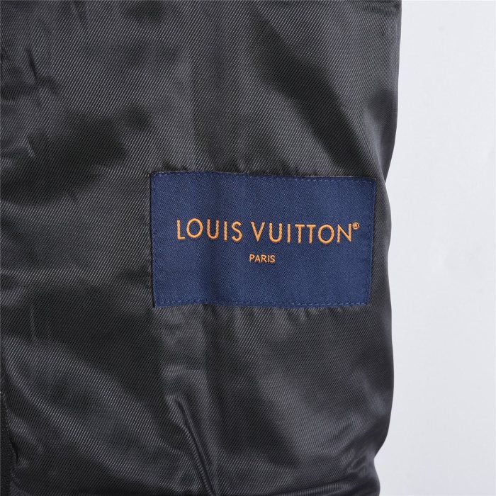 Clothes Louis Vuitton 20251017