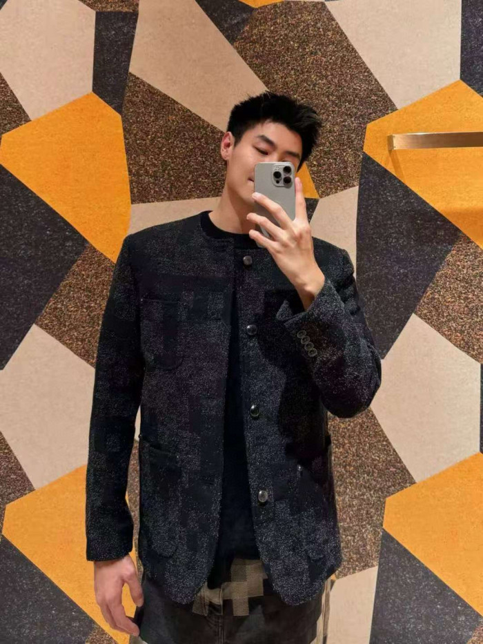 Clothes Louis Vuitton 20251017