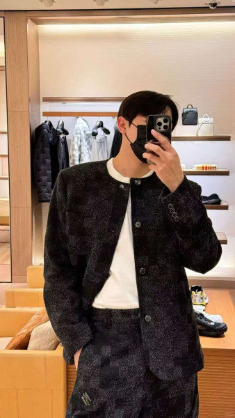 Clothes Louis Vuitton 20251017