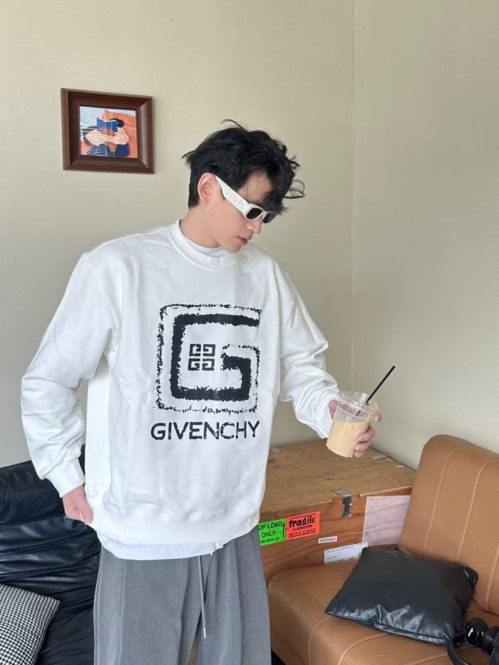 Clothes Givenchy 20251017