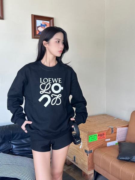 Clothes Loewe x ON  20251017