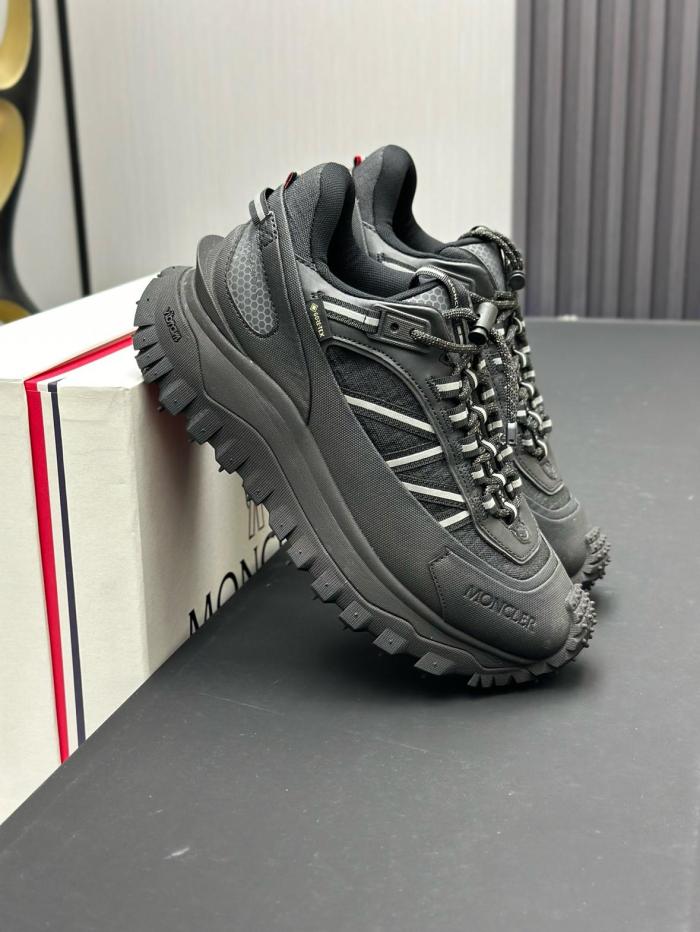 Moncler Trailgrip Gore-Tex Black