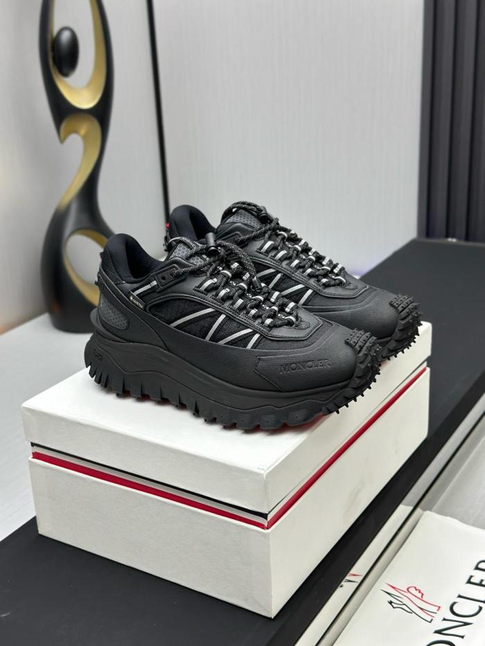 Moncler Trailgrip Gore-Tex Black