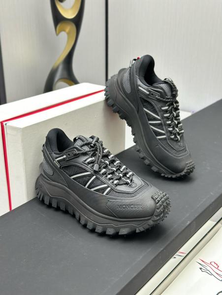 Moncler Trailgrip Gore-Tex Black