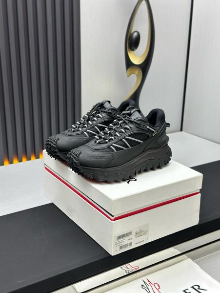 Moncler Trailgrip Gore-Tex Black
