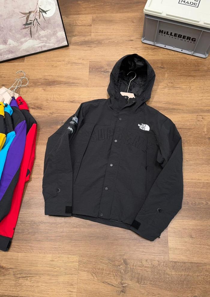 Supreme X The North Face Arc Logo Mountain Parka