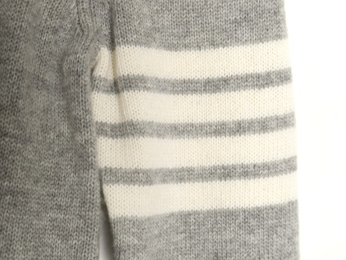 Clothes THOM BROWNE TB 20251020