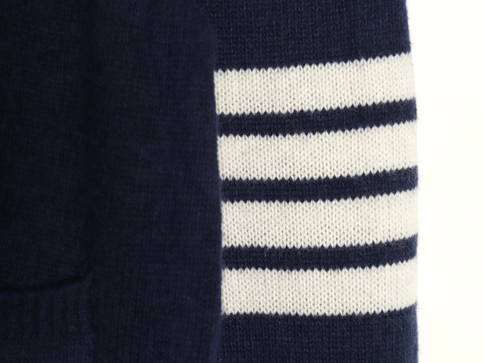 Clothes  THOM BROWNE TB 20251020