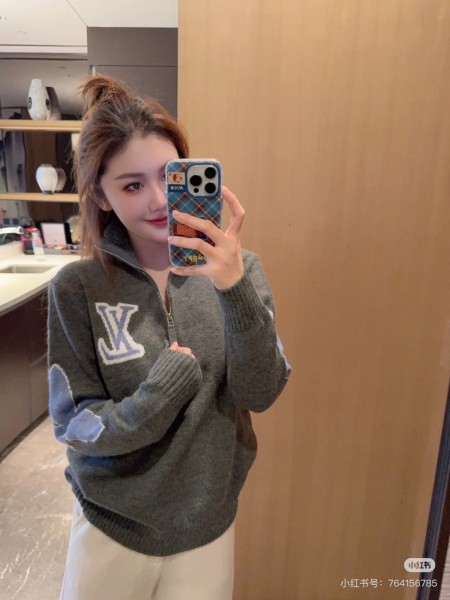 Clothes Louis Vuitton  20251020