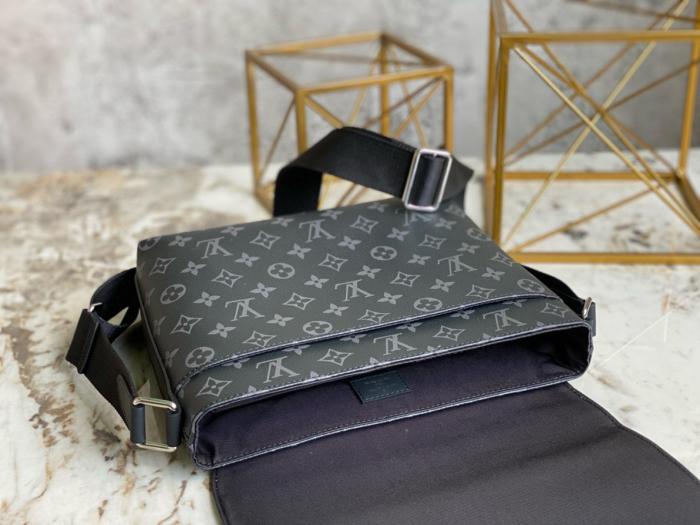 LOUIS VUITTON District Canvas With Leather Messenger Bag, Shoulder Bag, Crossbody Bag Small Men's Black Gray M45272 size 25*22*7 cm