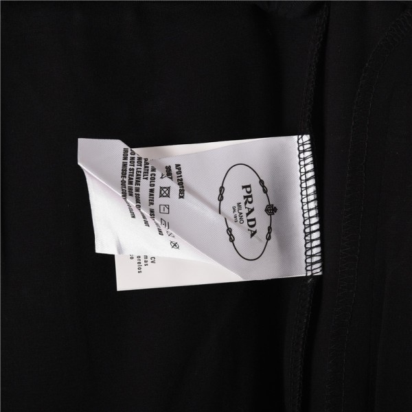 Clothes  PRADA 20251022