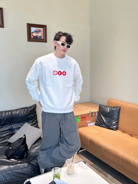 Clothes Louis Vuitton  20251022