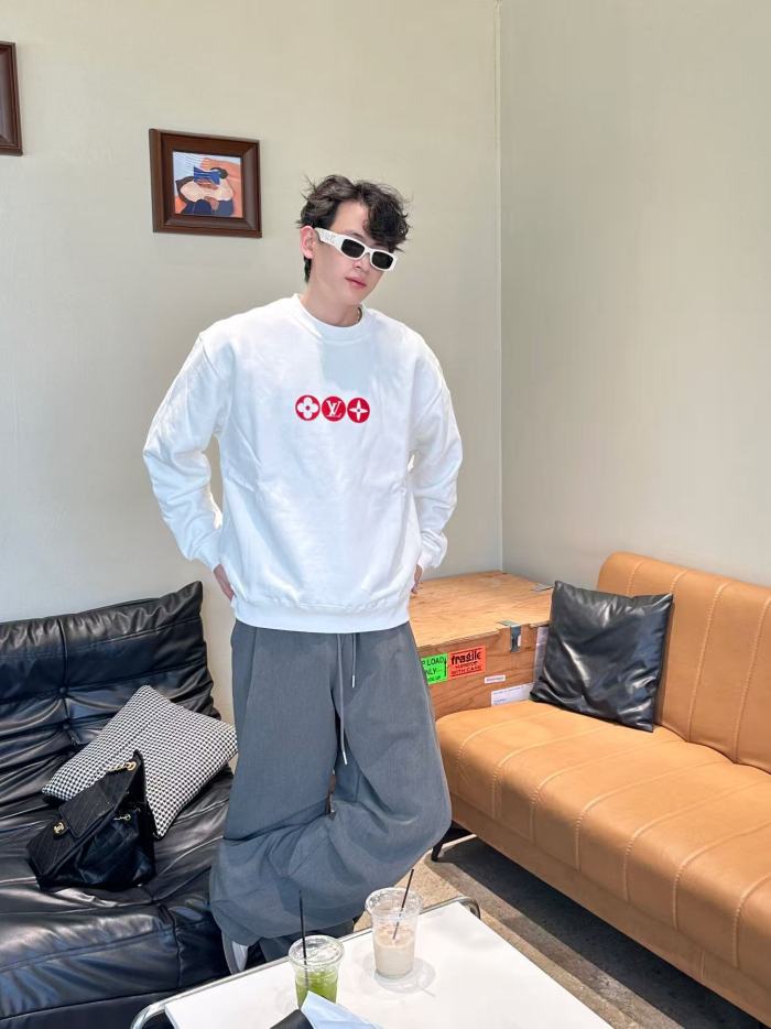 Clothes Louis Vuitton  20251022