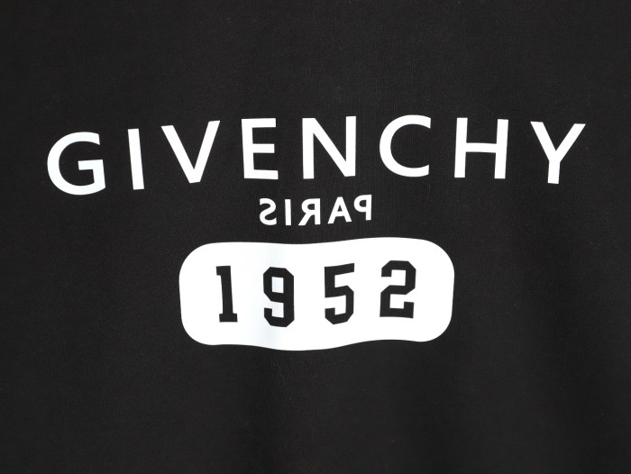 Clothes Givenchy 20251022