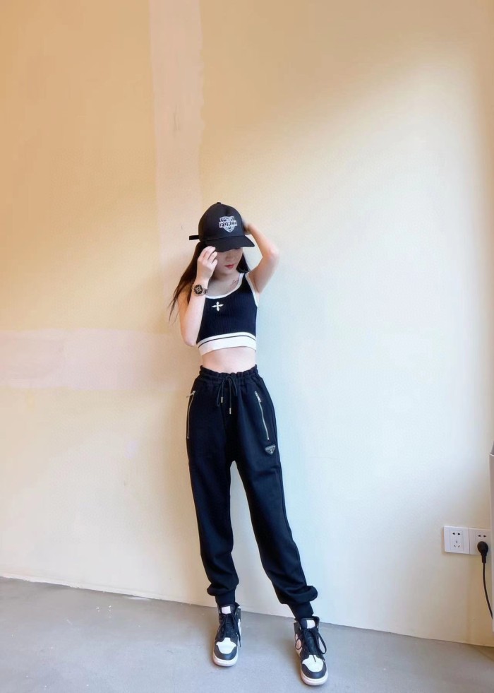 Clothes  PRADA 20251022