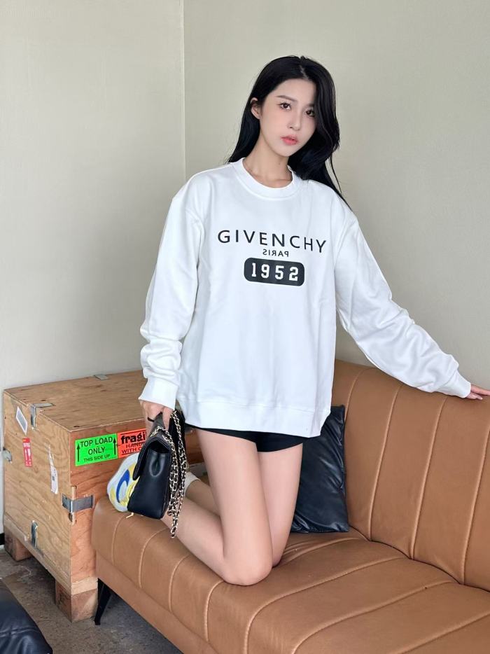 Clothes Givenchy 20251022