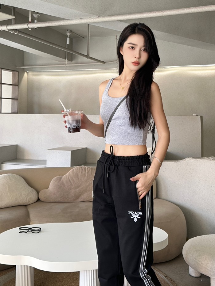 Clothes  PRADA 20251022