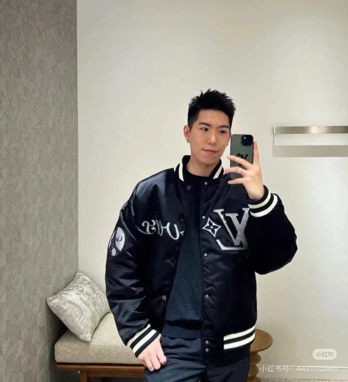 Clothes  LouisVuitton  20251023