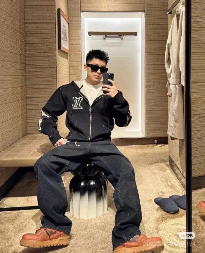 Clothes LouisVuitton 20251023