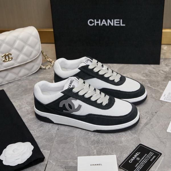 CHANEL 23P Low Top Stylish Skateboarding Shoes Women's Black White